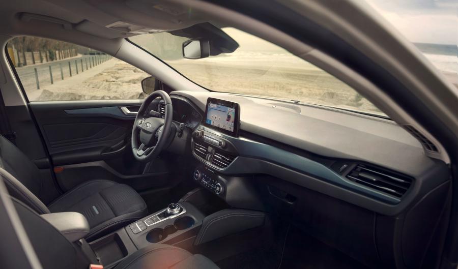 Интерьер Ford Focus Activ 2018 года  (WW) (фото 2 из 35)